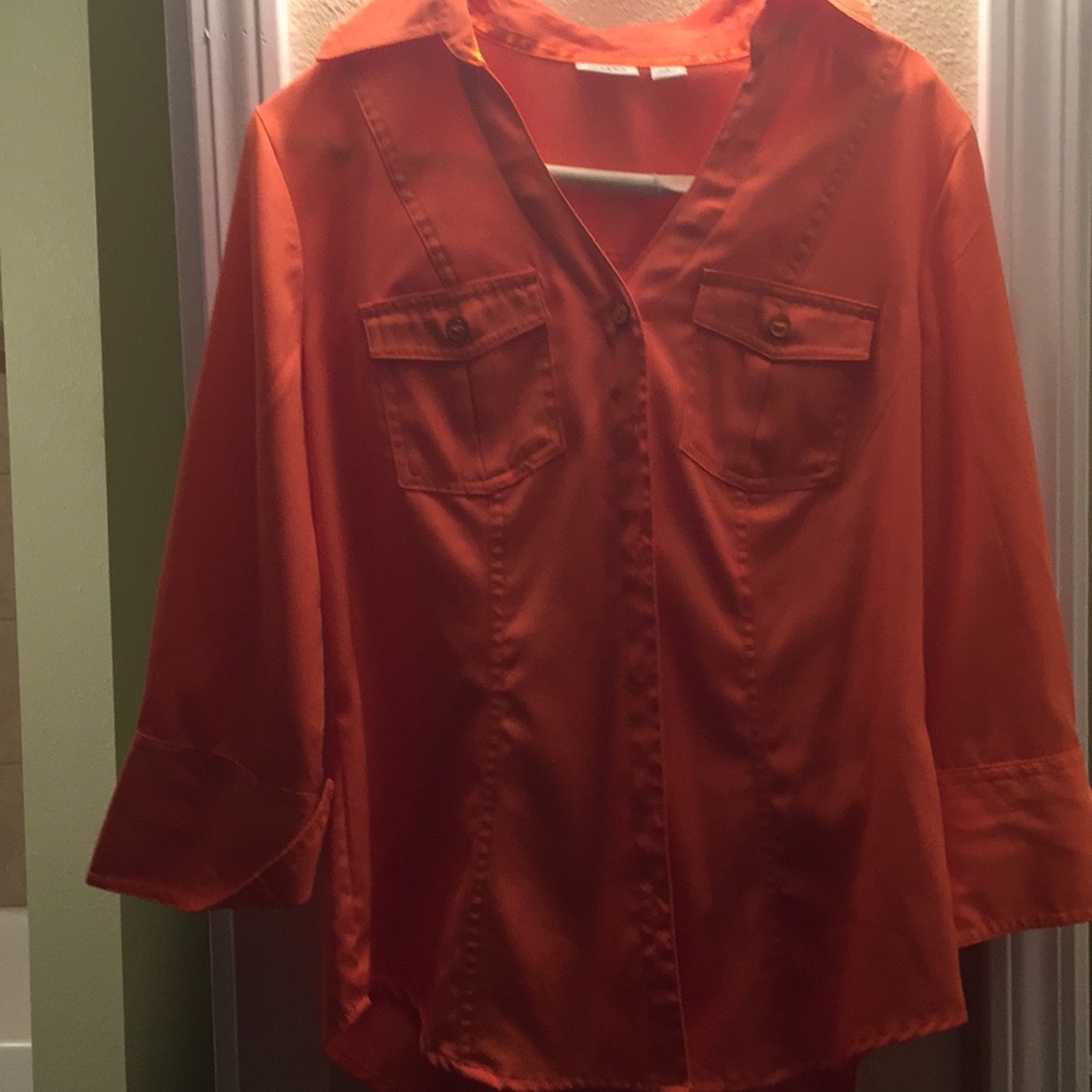 Nice orange button up shirt😆